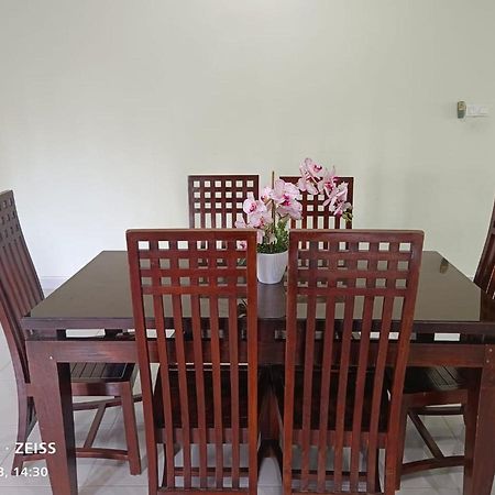 Homestay Yasmeen Marang Kültér fotó